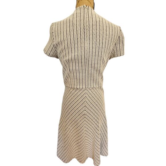 J McLaughlin Black White Geometrical Dress, Sz S, Excellent Cond - Picture 2 of 8